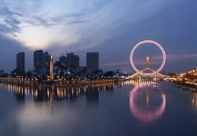 天津,致敬领导与同胞的庄严时刻